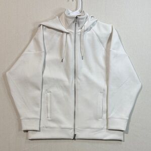 Women's Classic White Zip-Up Vest